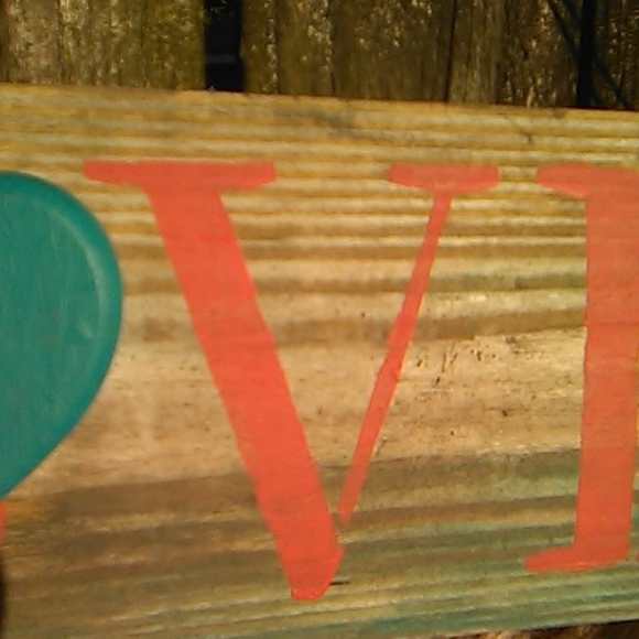 Recycled Wooden Love Sign - Picture 3 of 8
